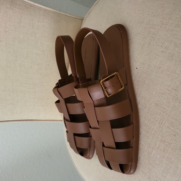 Sandals - Picture 2 of 4
